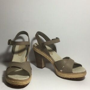 NWOB Timberland Leather Raffia Sandals Taupe Sz 10
